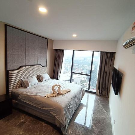 Platinum Suite 2 New Kl Cbd New Luxury Condo With Best Infinity View To Klcc Twin Towers Pool Kuala Lumpur Buitenkant foto